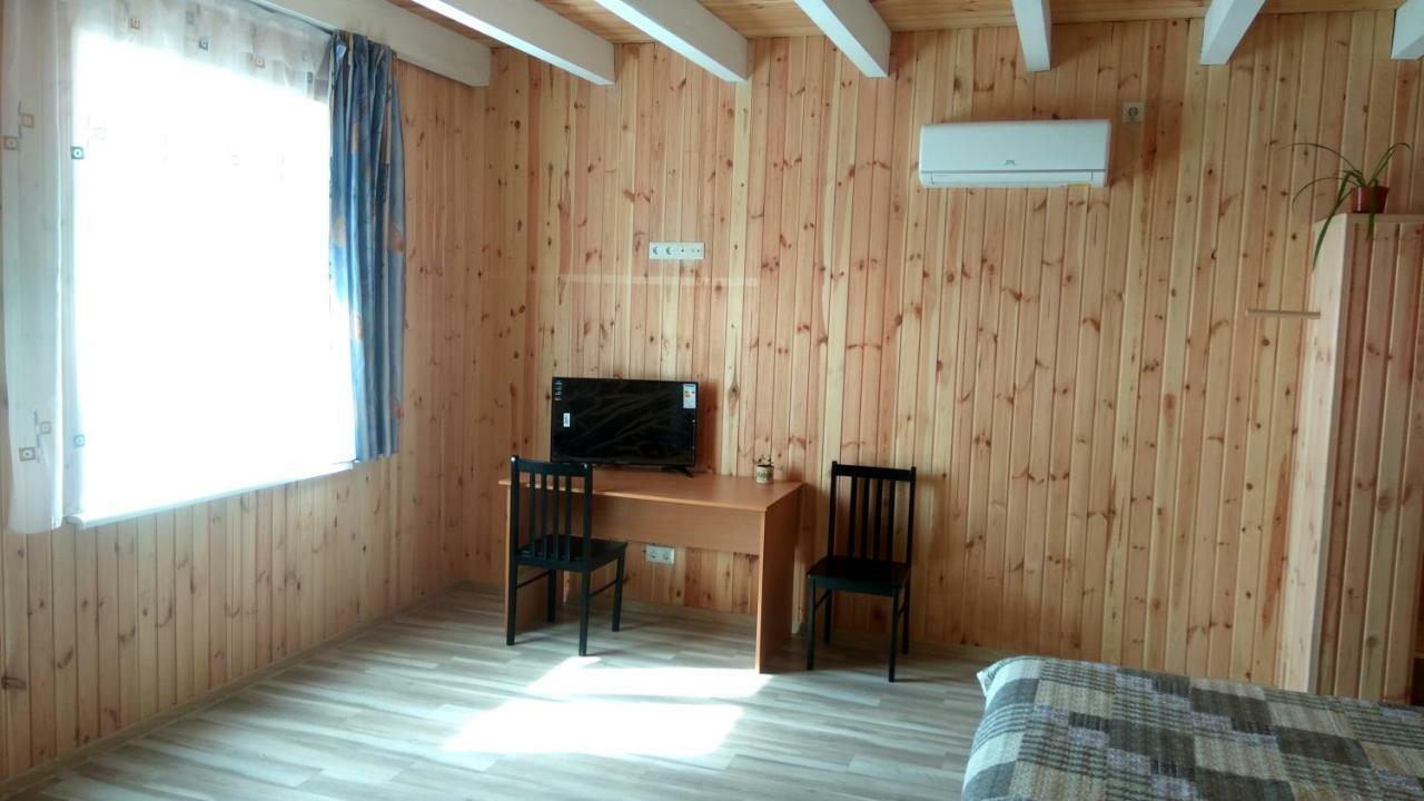 Hotel Eco House Czarnomorsk Zewnętrze zdjęcie