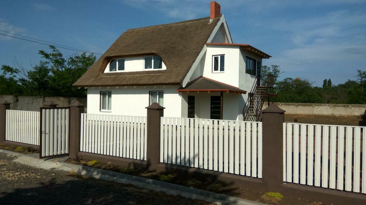 Hotel Eco House Czarnomorsk Zewnętrze zdjęcie